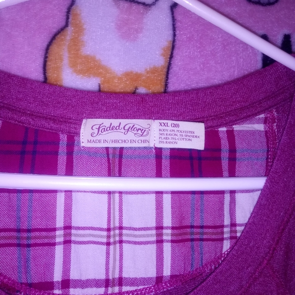 Subtle Top! A33 - Picture 2 of 2